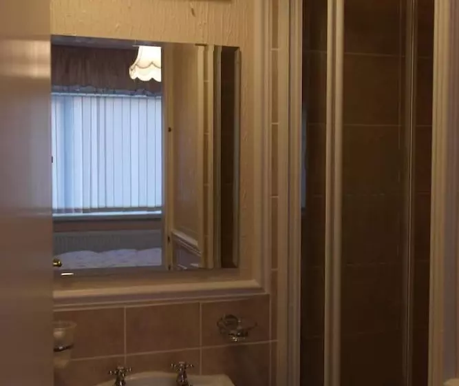 Majatalo Monravon Guest House