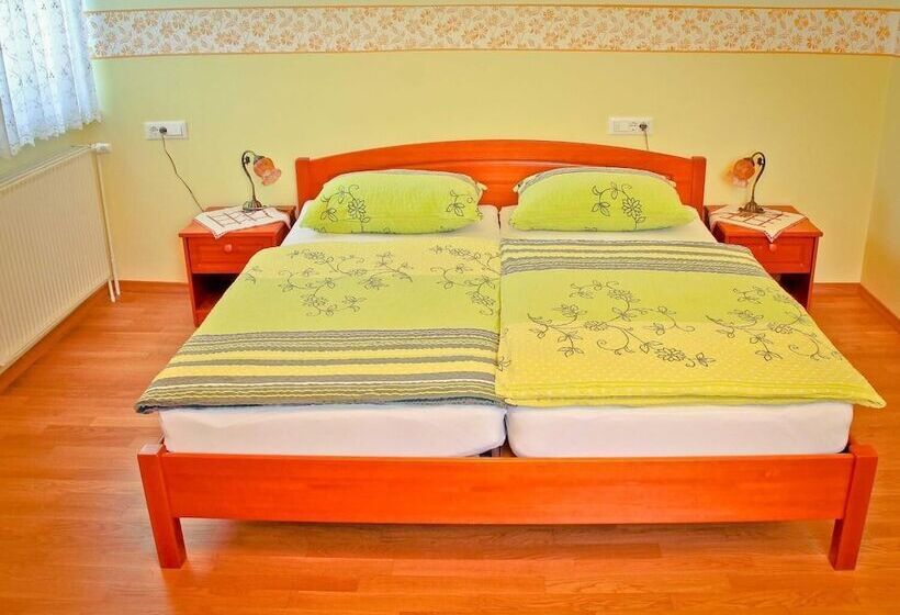 پانسیون Tourist Farm Tominc