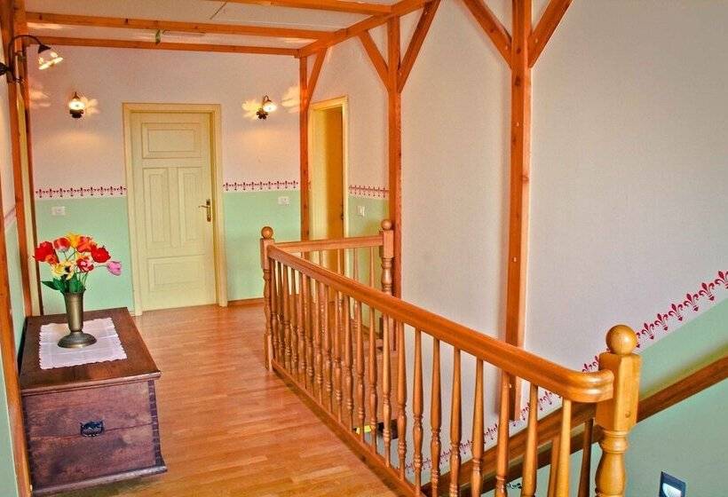 پانسیون Tourist Farm Tominc