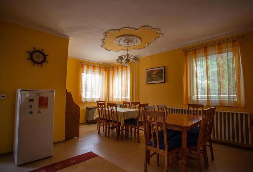 بنسيون Galéria Vendégház