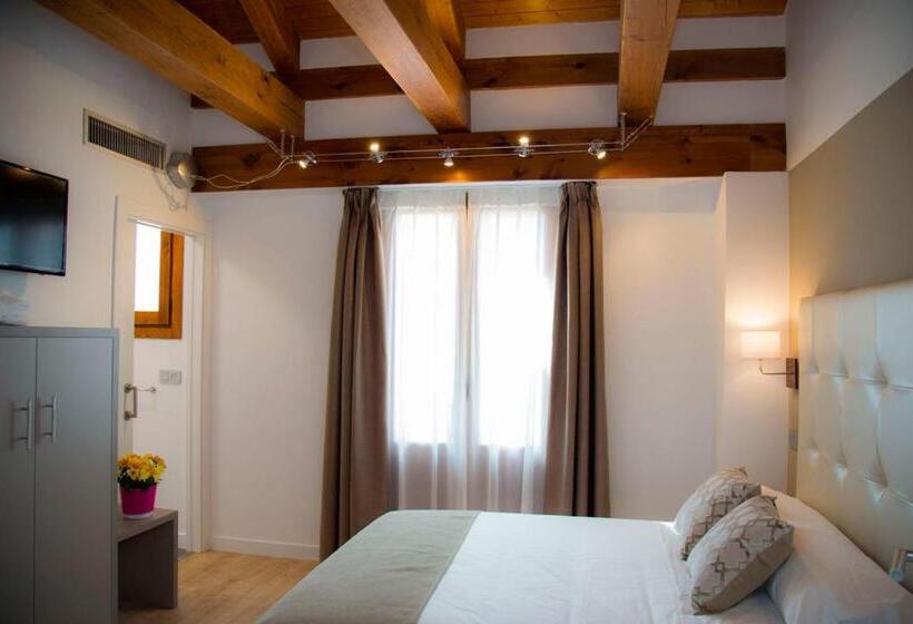 بنسيون Hab Urban Hostel