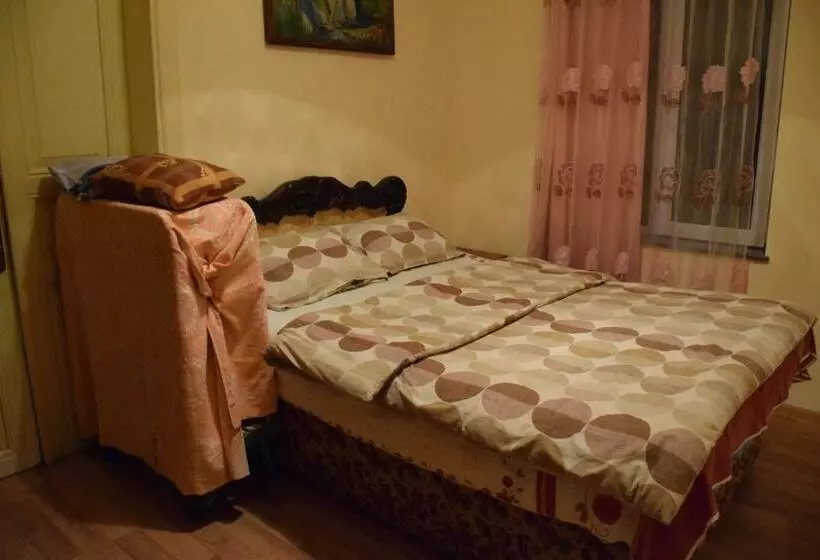 پانسیون Medico And Suliko Guest House