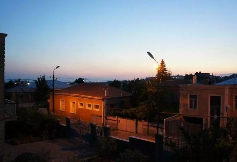 پانسیون Medico And Suliko Guest House