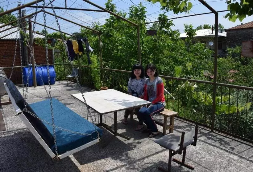 پانسیون Medico And Suliko Guest House