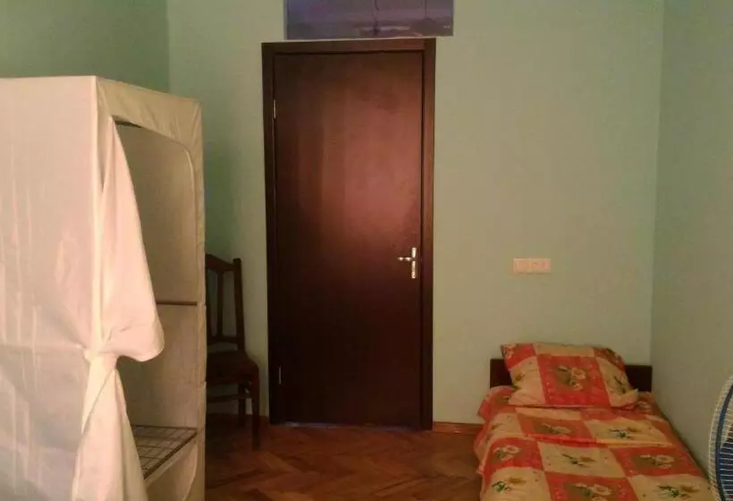 پانسیون Lemon Family Guesthouse