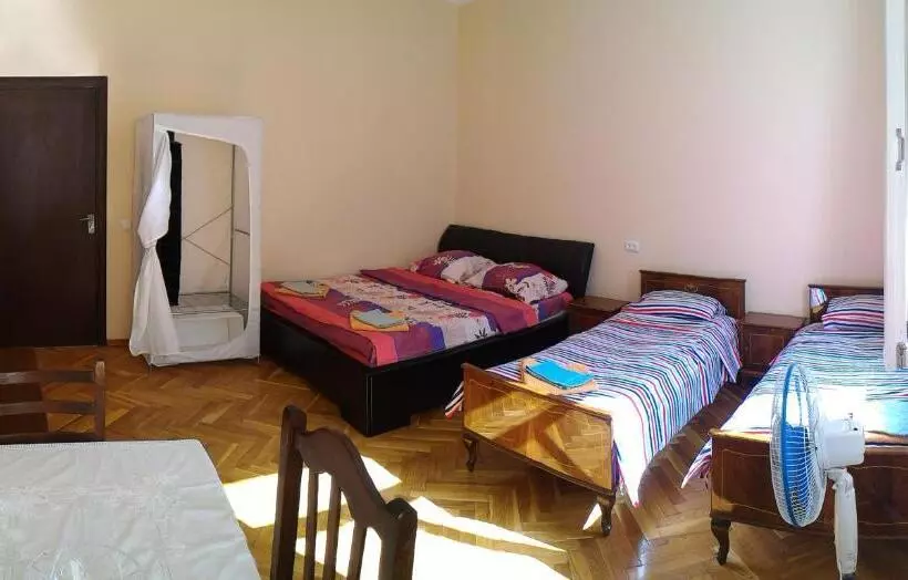 پانسیون Lemon Family Guesthouse