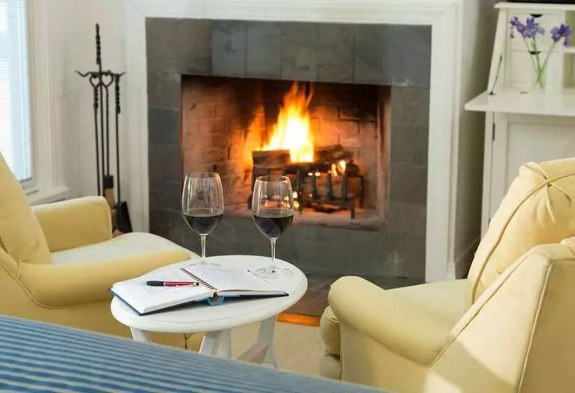 Retkeilymaja Inn At Sunrise Point