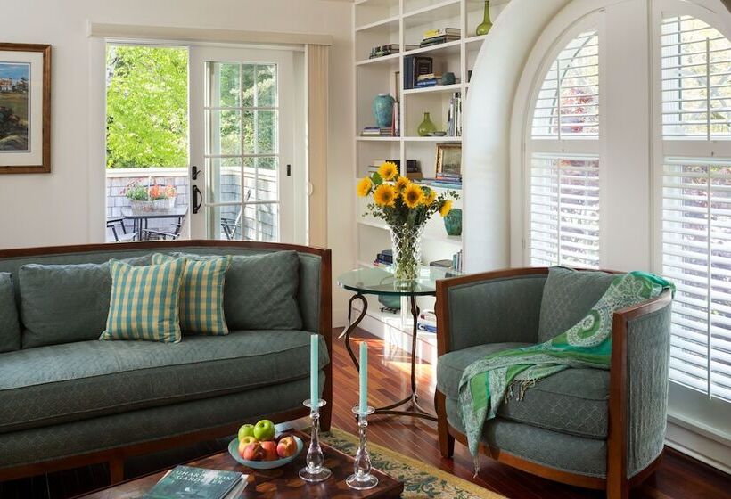 הוסטל Inn At Sunrise Point