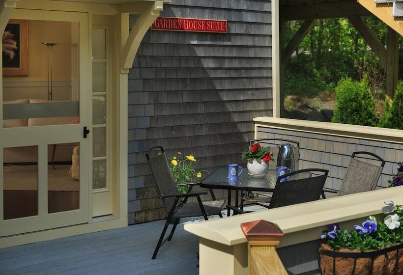 הוסטל Inn At Sunrise Point