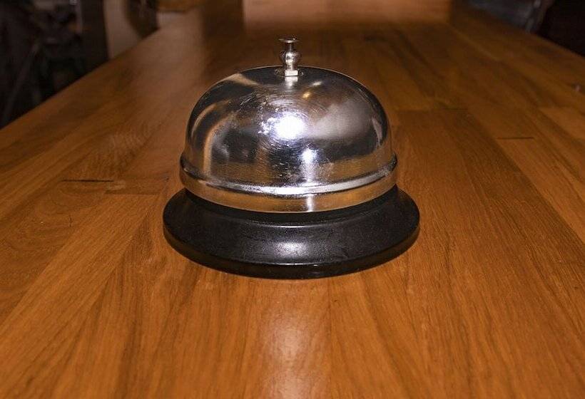 הוסטל Inn At Sunrise Point