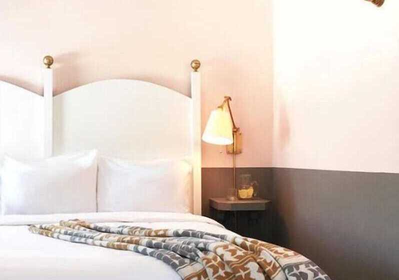 ユースホステル The Chequit