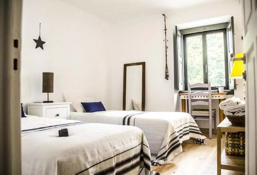 تختخواب و صبحانه Pensao Sisudo