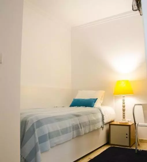 تختخواب و صبحانه Pensao Sisudo