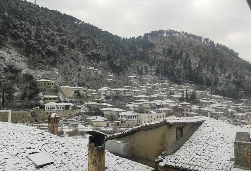 پانسیون Guesthouse Alvaro Kadiu