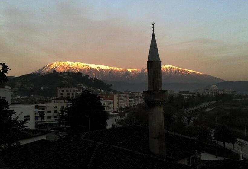 پانسیون Guesthouse Alvaro Kadiu