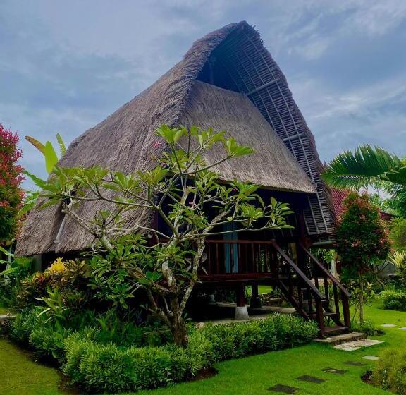 פנסיון Harta Lembongan Villas