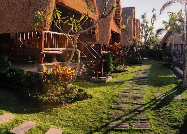 פנסיון Harta Lembongan Villas