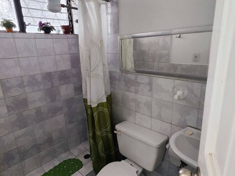 پانسیون The Inca Guesthouse   Hostel