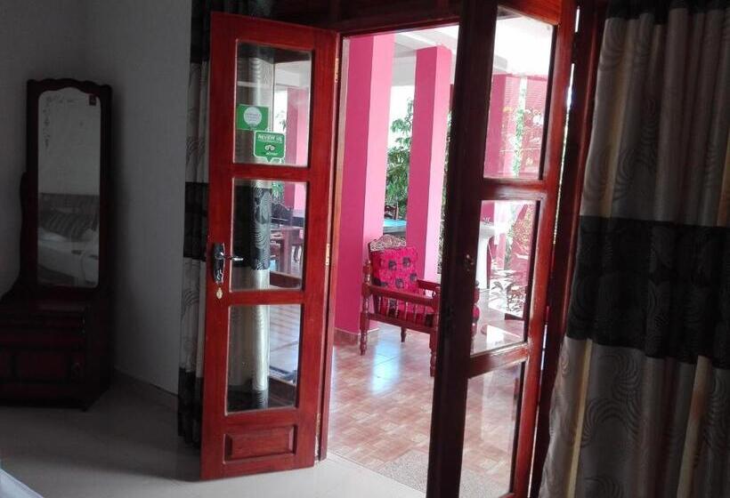 Pension The Rock Face