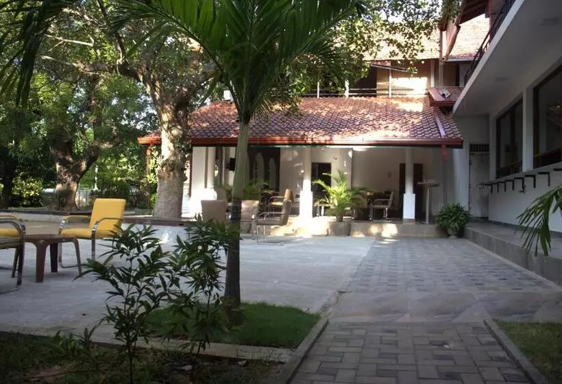 پانسیون Gatetrees Resort