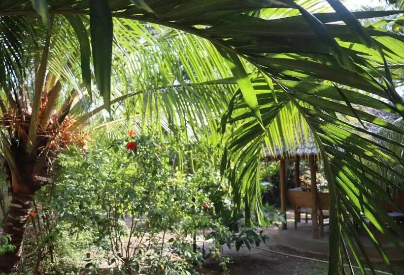 پانسیون Gatetrees Resort