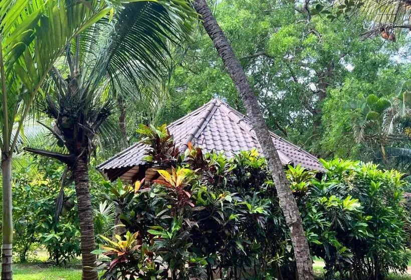 پانسیون Gatetrees Resort