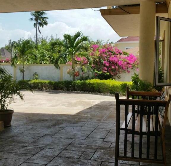 پانسیون Guest House Villa Mishkan