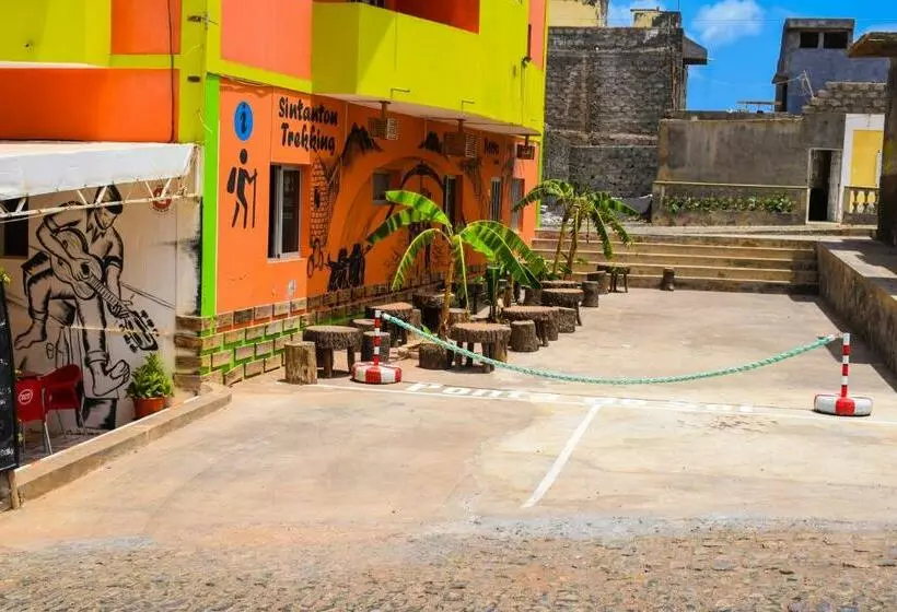 پانسیون Residencial Sintanton Trekking