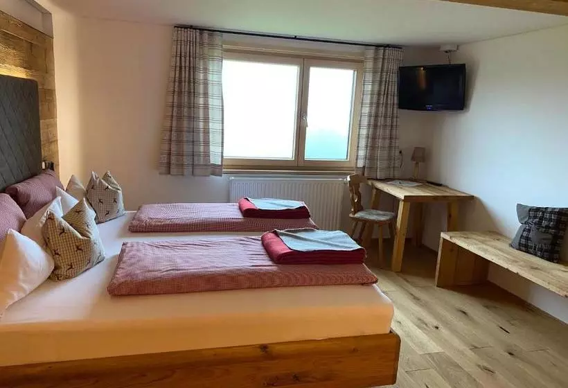 ユースホステル Gasthof Adler