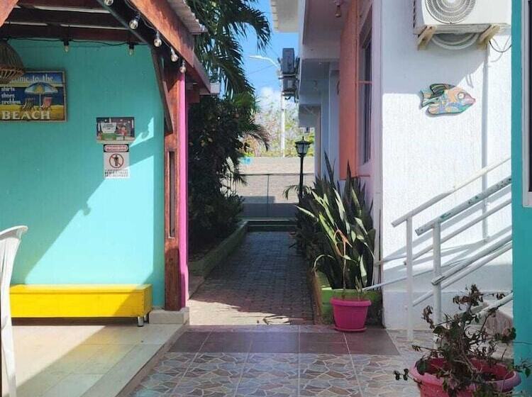 Общежитие Jackuri Casa Hospedaje