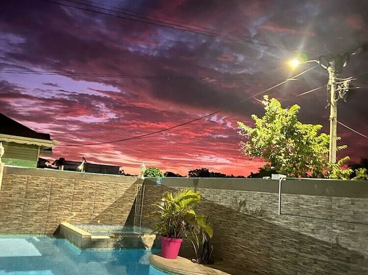 Общежитие Jackuri Casa Hospedaje