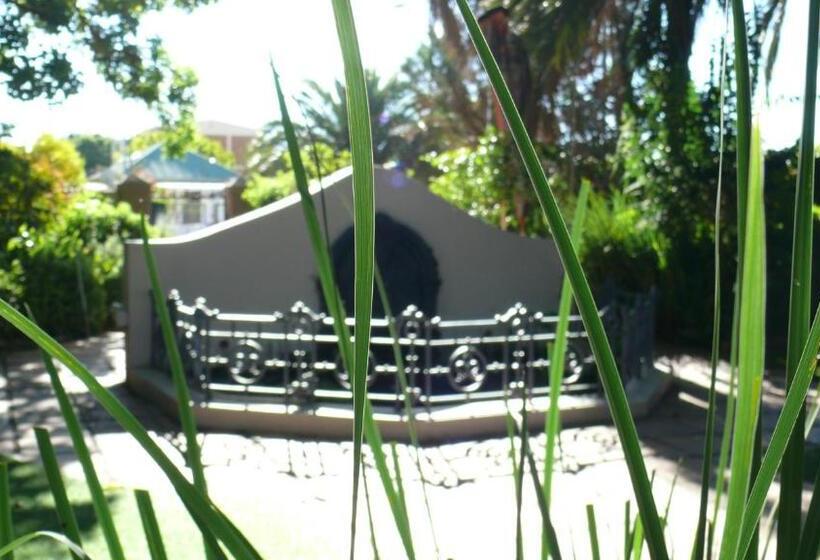 بنسيون Cecil John Rhodes Guest House