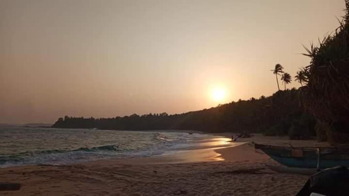 פנסיון Thatched Villa