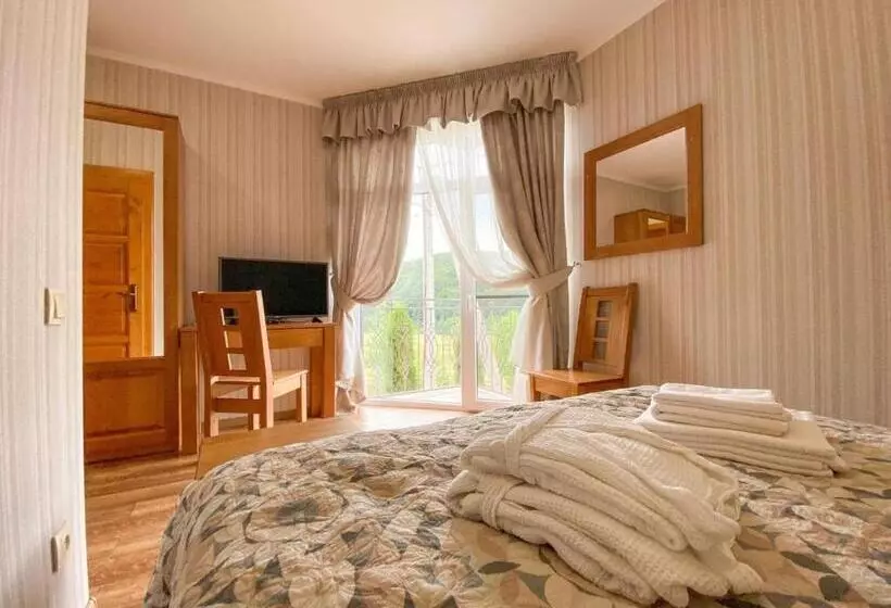 هاستل Mini Hotel Solnce Karpat