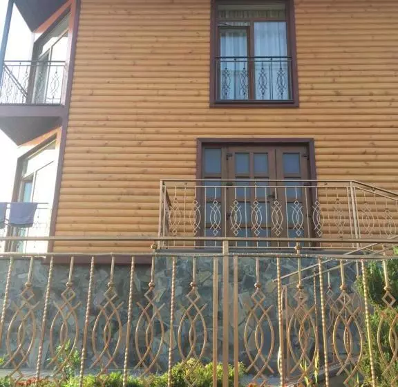 هاستل Mini Hotel Solnce Karpat