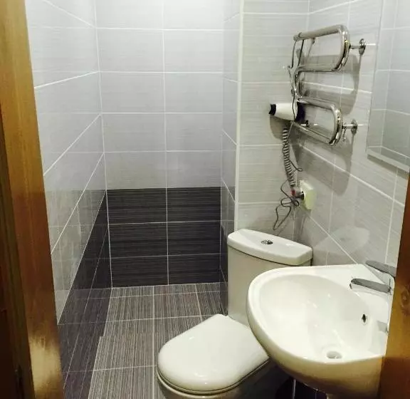 هاستل Mini Hotel Solnce Karpat