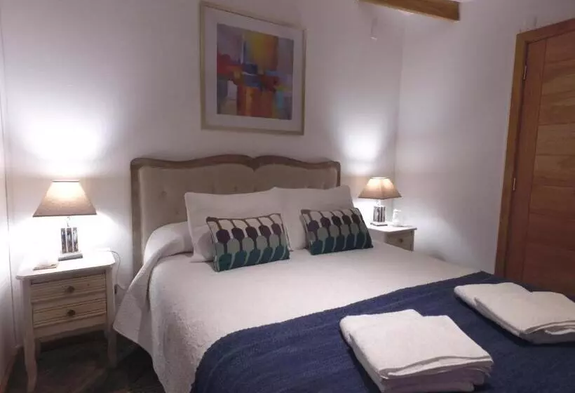 پانسیون Hostal Fernando De Magalhaes