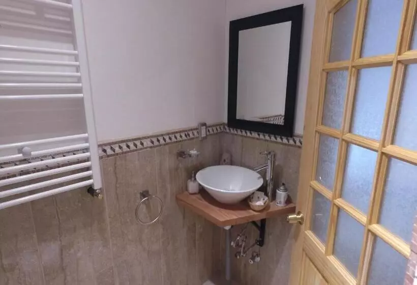 پانسیون Hostal Fernando De Magalhaes