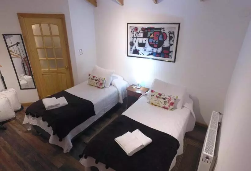 پانسیون Hostal Fernando De Magalhaes