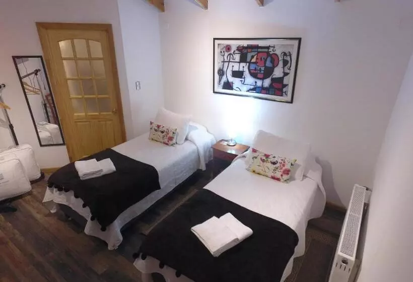 پانسیون Hostal Fernando De Magalhaes