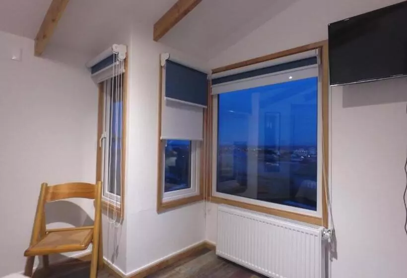 پانسیون Hostal Fernando De Magalhaes