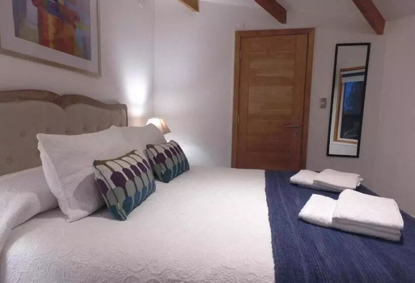 پانسیون Hostal Fernando De Magalhaes