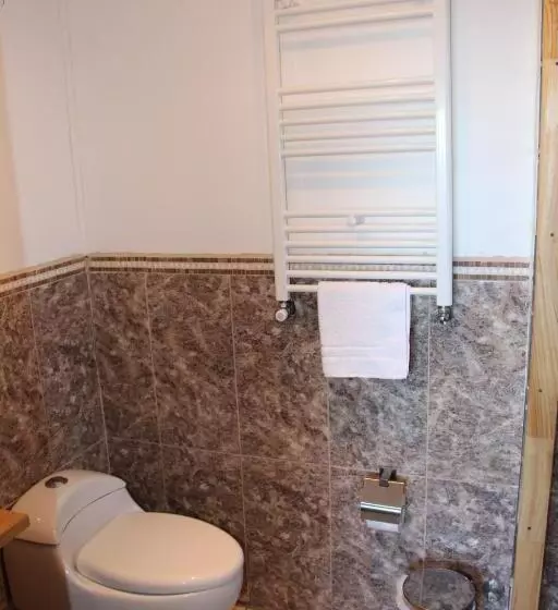 پانسیون Hostal Fernando De Magalhaes