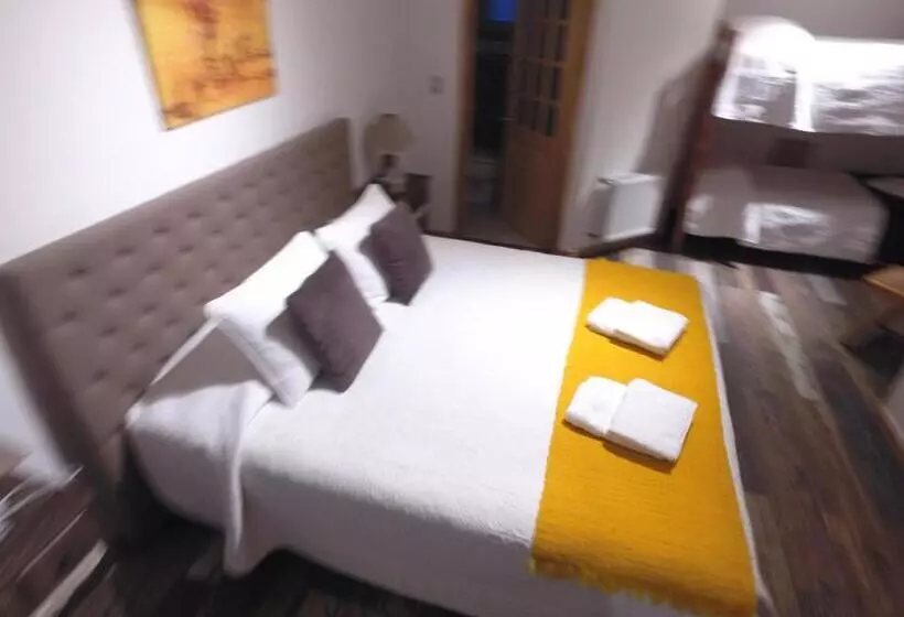 پانسیون Hostal Fernando De Magalhaes