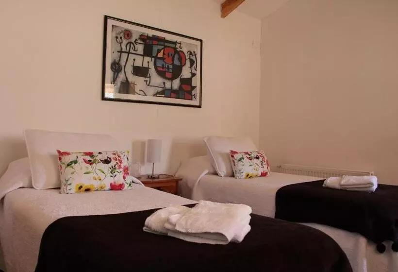 پانسیون Hostal Fernando De Magalhaes