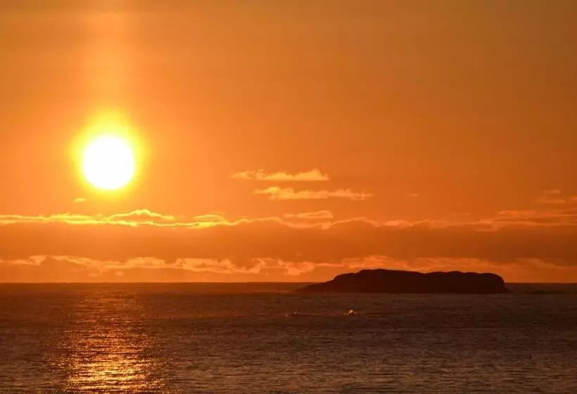 Majatalo Midnattsol Rom Og Hytter