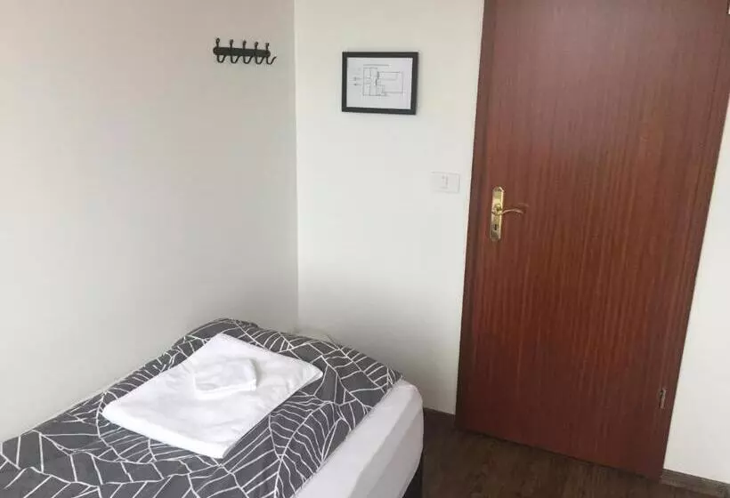 پانسیون Hamrahlíð 9 Guesthouse