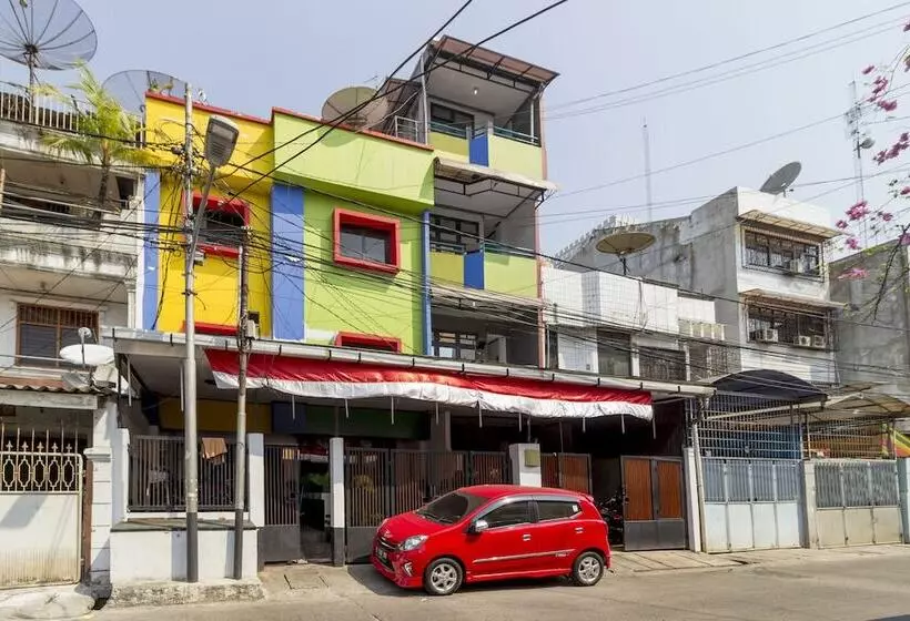 ペンション Reddoorz Near Gajah Mada Plaza 2