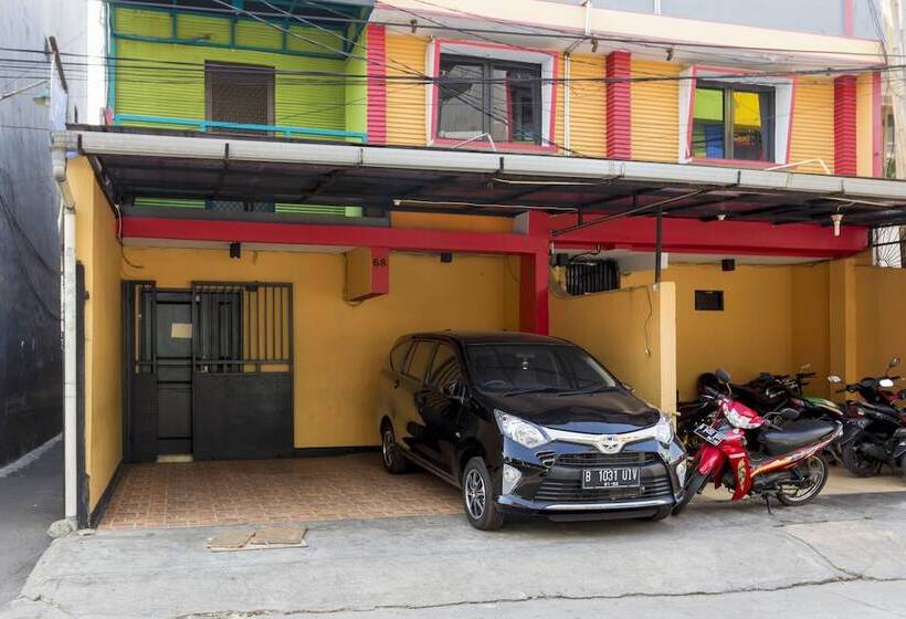 بنسيون Reddoorz Near Gajah Mada Plaza 2