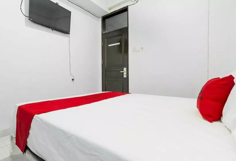 ペンション Reddoorz Near Gajah Mada Plaza 2